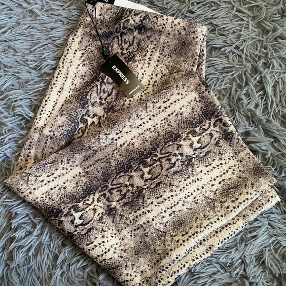 ❤️ HOST PICK ❤️ Express Snake Pencil Skirt - Picture 4 of 6